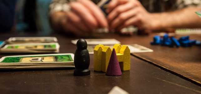 Les jeux de société au service des projets pédagogiques et littéraires Les jeux de société au service des projets pédagogiques et littéraires